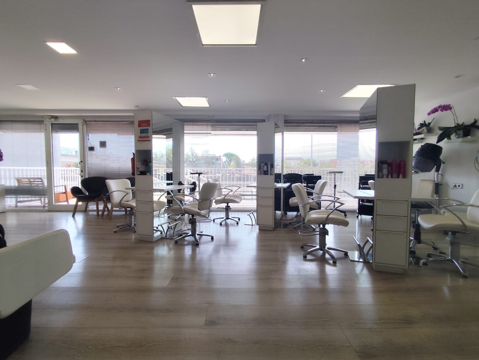 Peluquería cerca de Garraf: interior de Peluquería Sixto